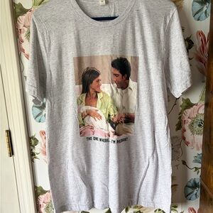 FRIENDS Graphic tee M